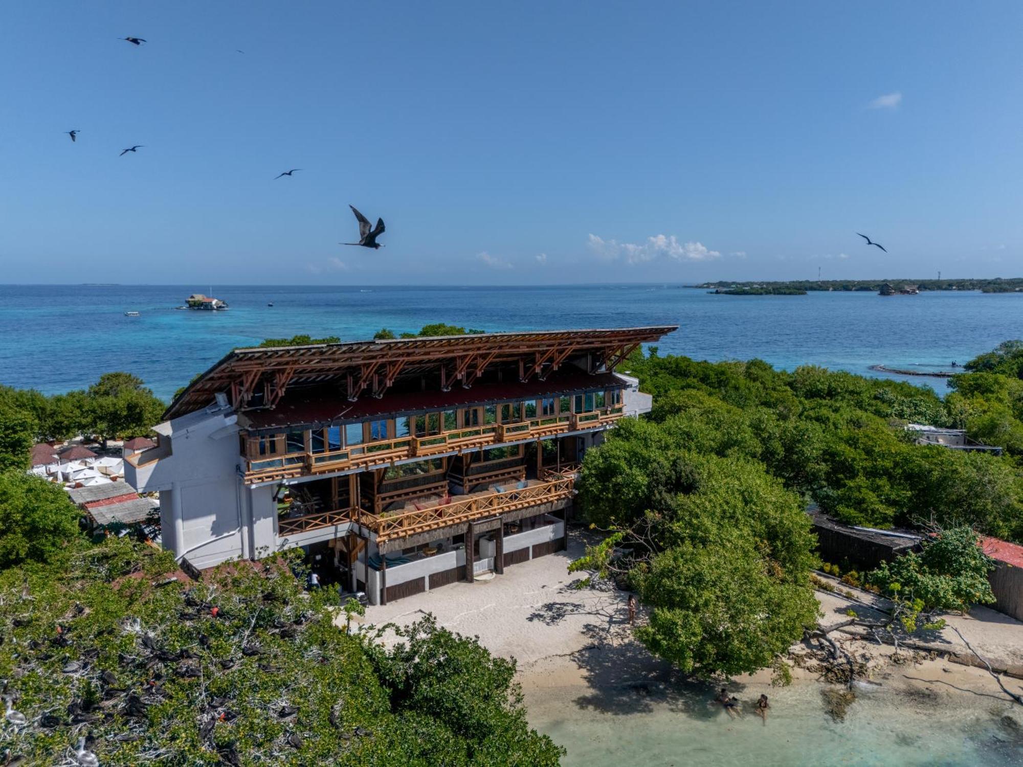 Pao Pao Hotel & Beach Club Isla Grande  Exterior photo